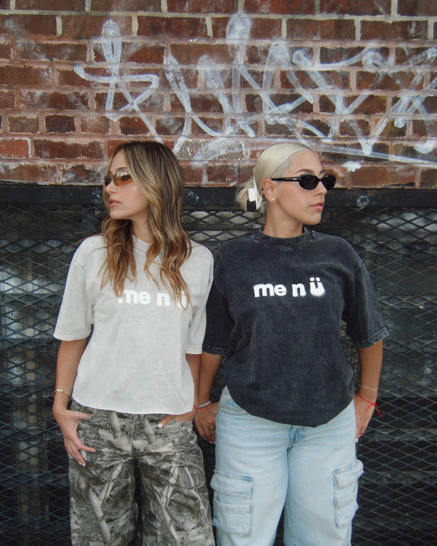 grey crew neck logo t-shirt